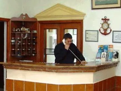 El Ancla Hotel 2*